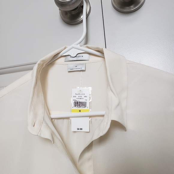 Cream color loose blouse - Picture 3 of 3